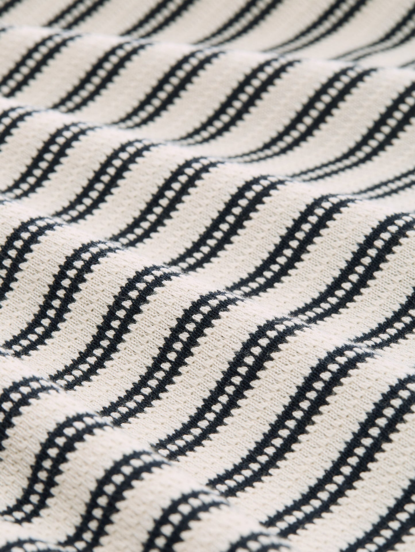 Top stripe structure - 1046412