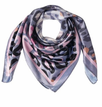 Nicki Schal - 900226993