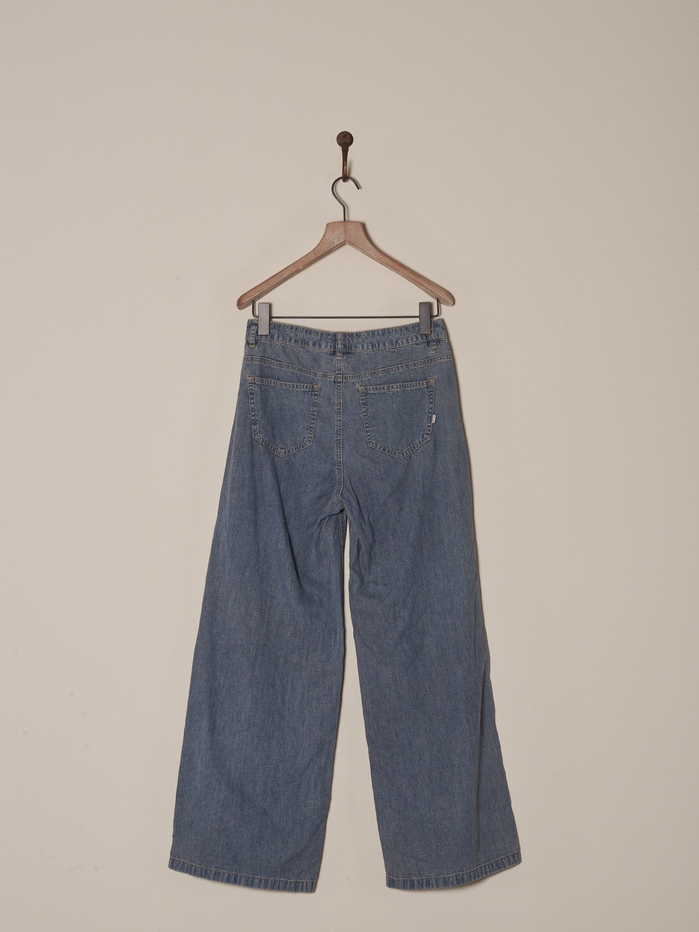 wide - F26110