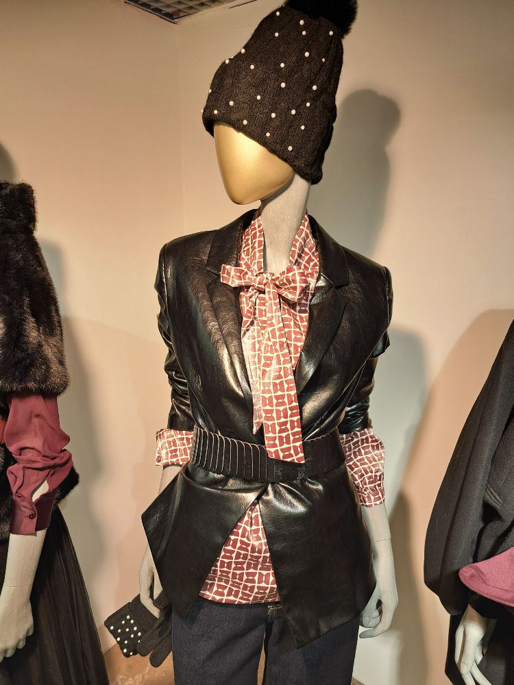 425948806 26.11.2025  Schaufenste 5