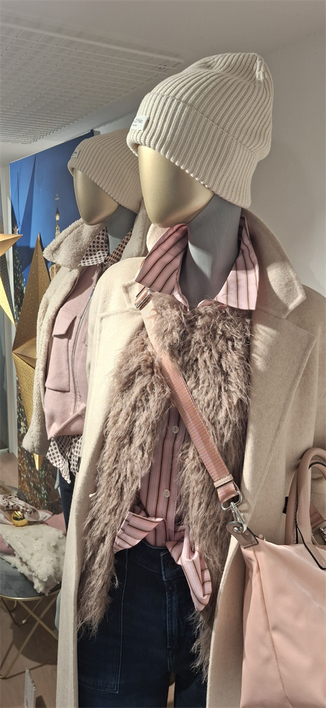 426330283 28.11.2025  Schaufenste 0