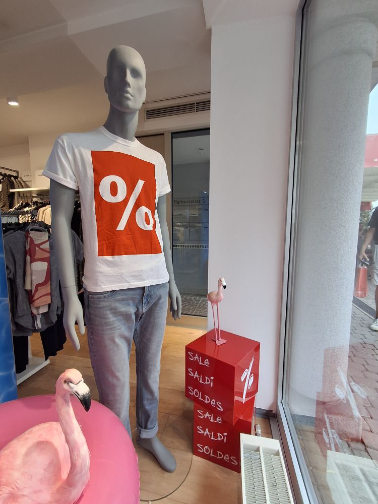 403366857 23.07.2025  Schaufenste 4