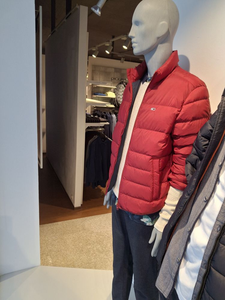 432204528 03.01.2026  Schaufenste 6