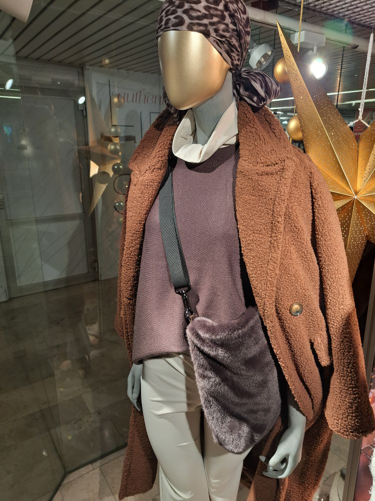 425953008 26.11.2025  Schaufenste 5