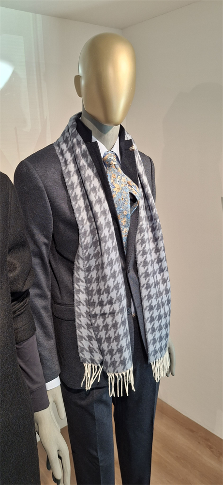 426327435 28.11.2025  Schaufenste 0