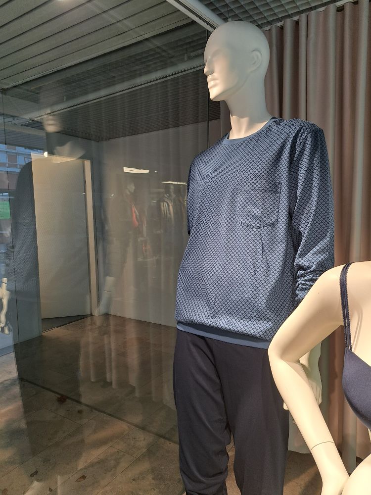 432755664 07.01.2026  Schaufenste 5