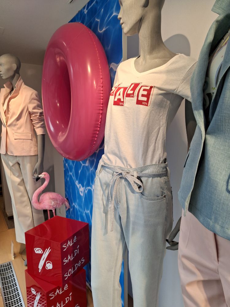 403372156 23.07.2025  Schaufenste 4