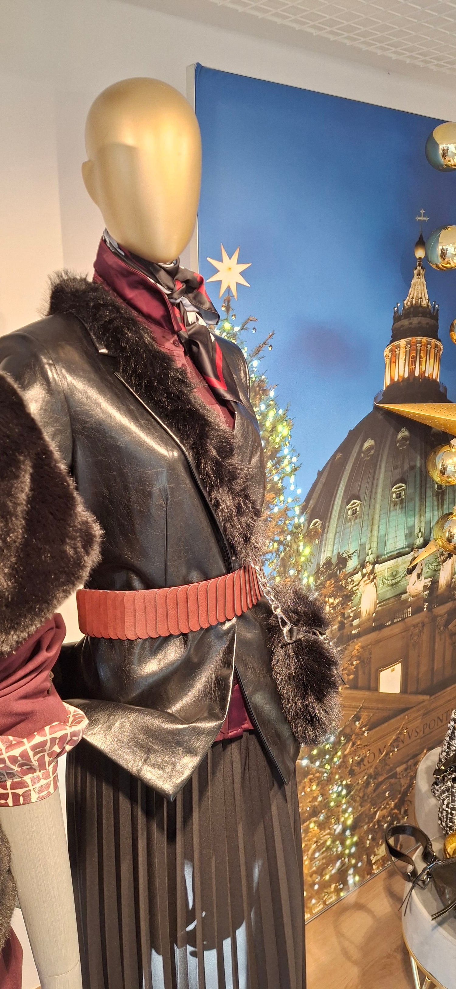 426323724 28.11.2025  Schaufenste 0