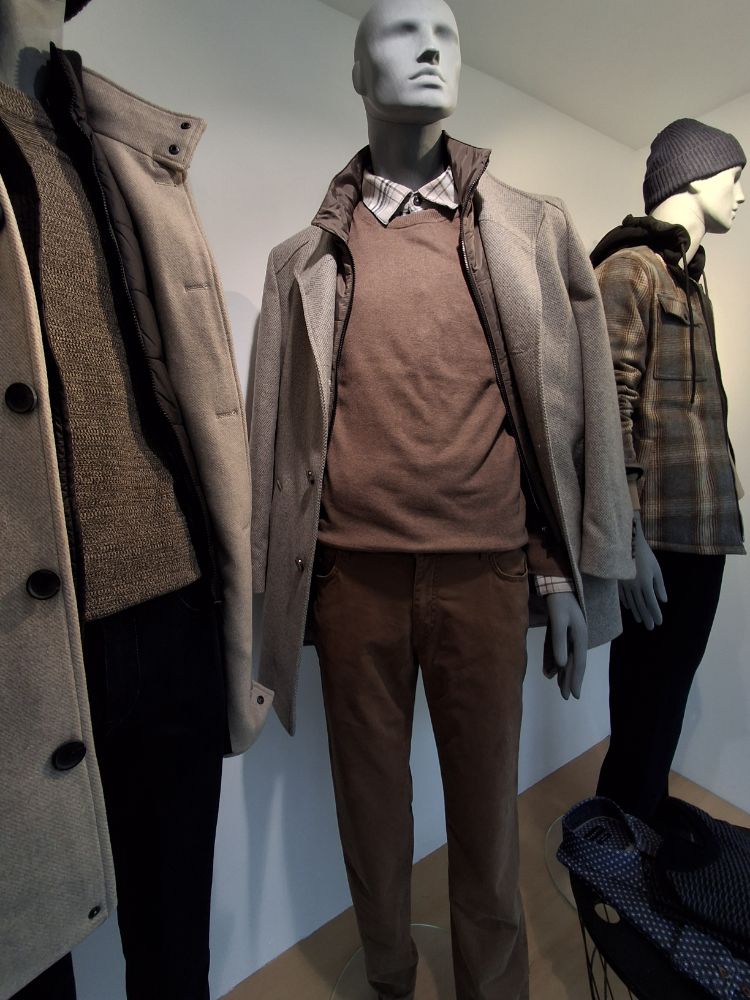 416644734 06.10.2025  Schaufenste 4