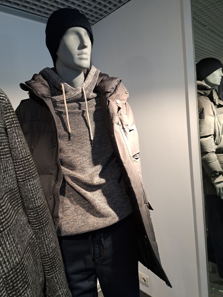 432240305 03.01.2026  Schaufenste 5