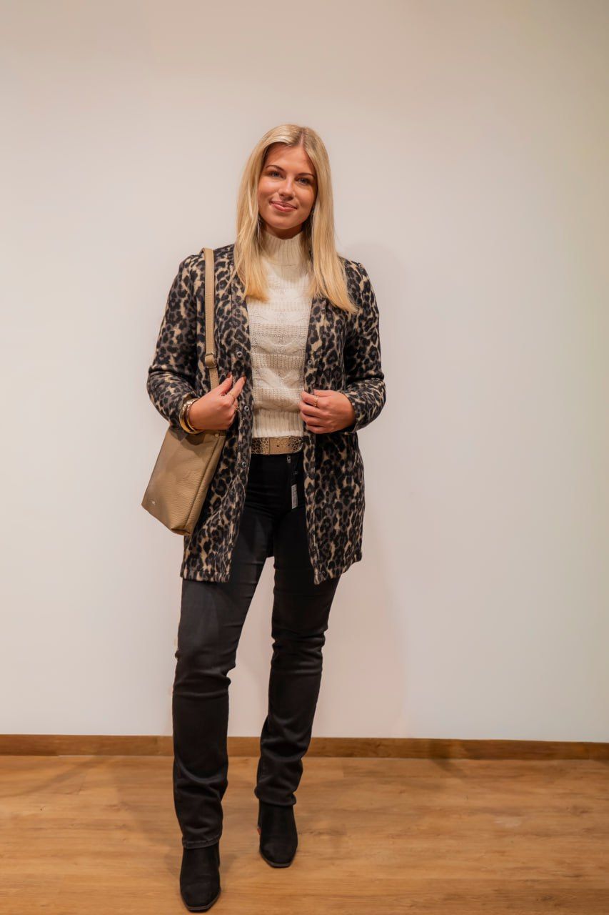 421855520 03.11.2025  Empfehlun 0 Christina 1. Gruppe B