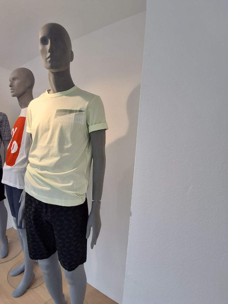 403376731 23.07.2025  Schaufenste 4
