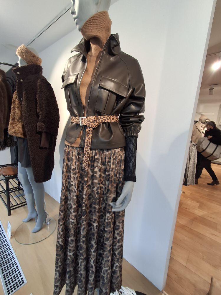 416381042 04.10.2025  Schaufenste 4