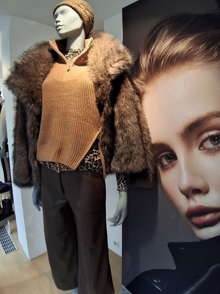 416380738 04.10.2025  Schaufenste 4