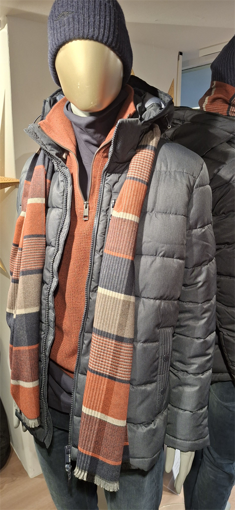 426328399 28.11.2025  Schaufenste 0