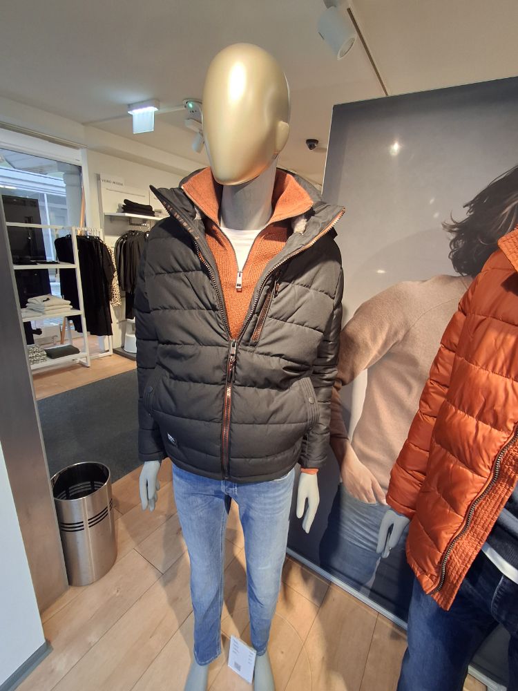 432750592 07.01.2026  Schaufenste 4