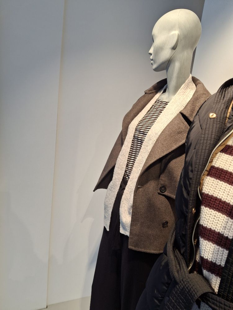 432204334 03.01.2026  Schaufenste 6