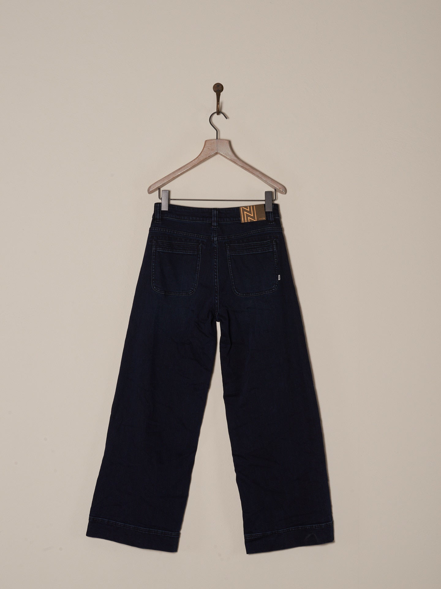 wide - F26042