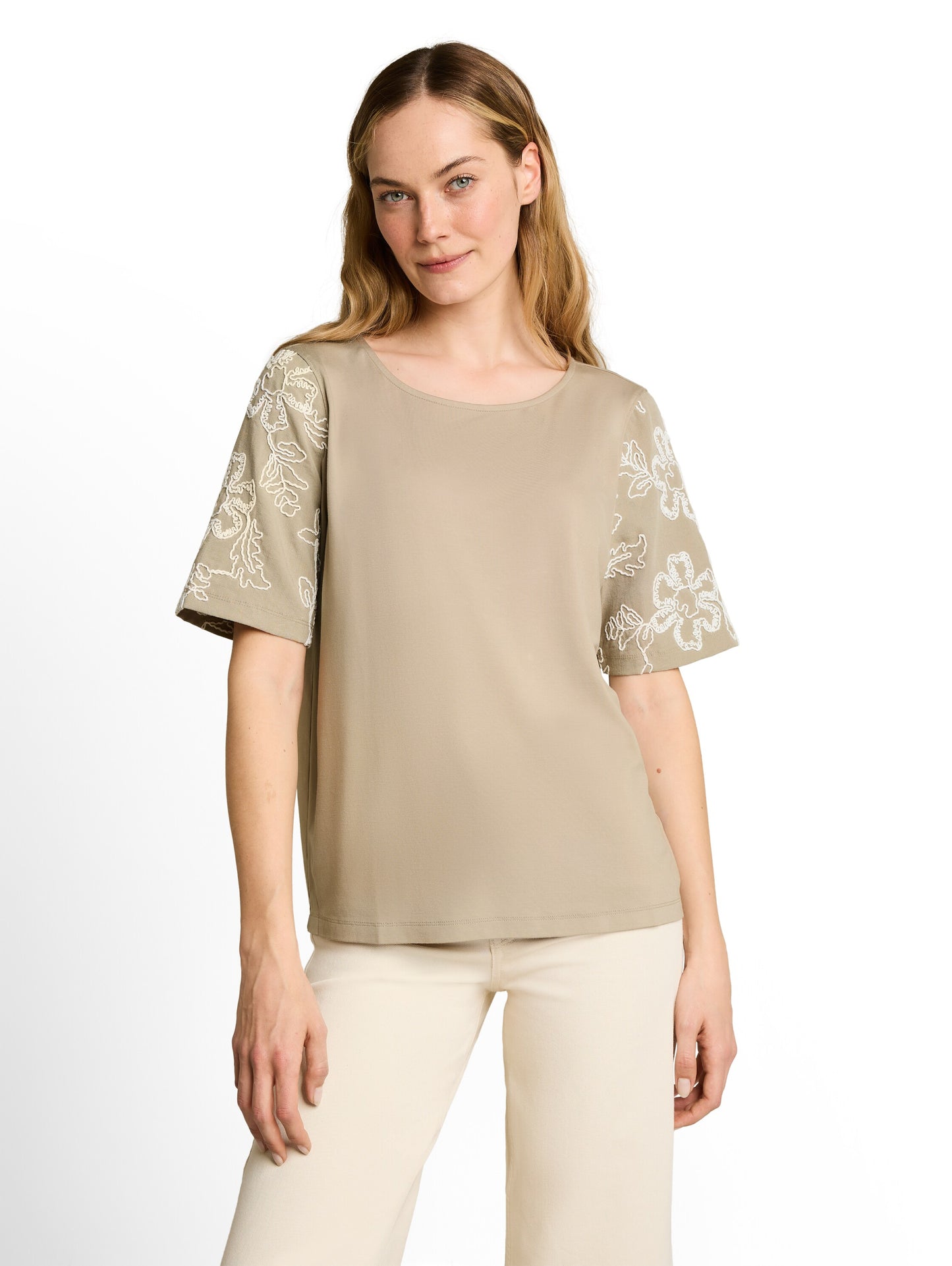 T-shirt with embroidered sleev - 1052152